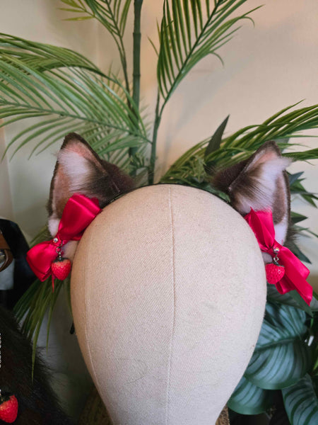 Berry Harvest Apothecary Cat